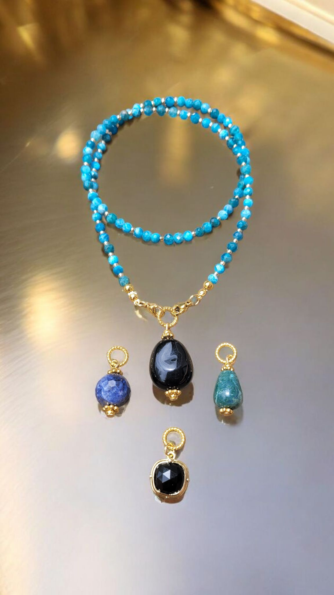 Colliers à Pendentifs Interchangeables – Aura Libre