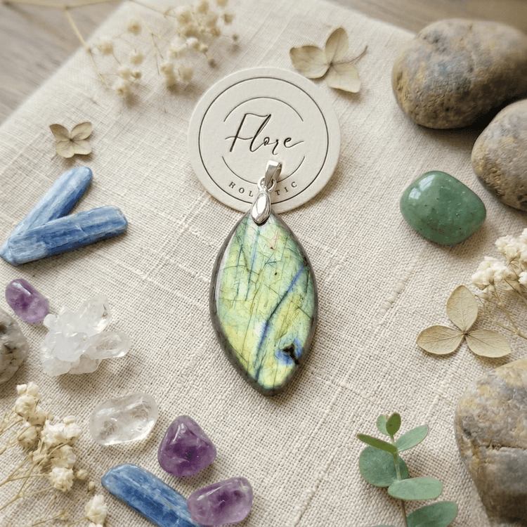 Pendentifs en pierre naturelle - Flore Holistic