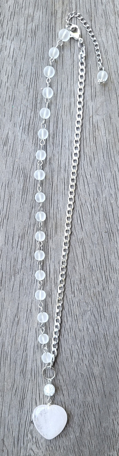 Collier asymétrique en cristal de roche