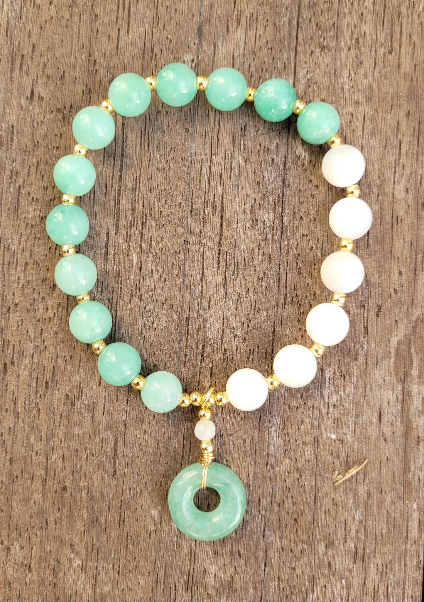 Bracelet en jade vert et nacre