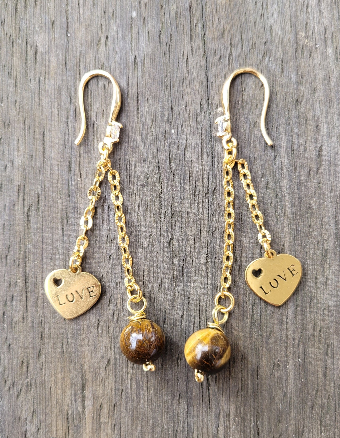 Boucles d’oreilles Œil de Tigre et pendentif LOVE – Protection et confiance - Boucles d'oreilles pierres naturelles - Flore Holistic