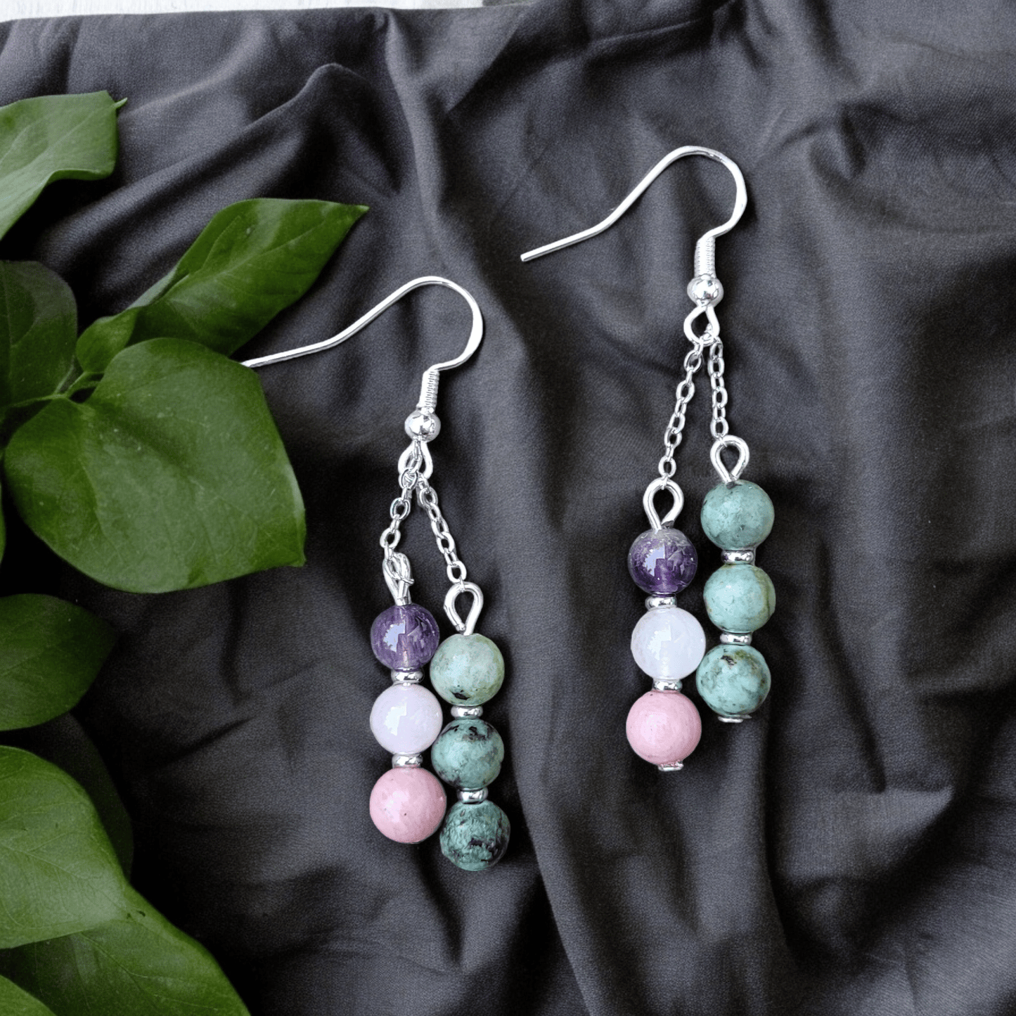 Boucles d’Oreilles Turquoise Africaine, Améthyste, Quartz Rose & Rhodonite – Harmonie et Énergie du cœur - Boucles d'oreilles pierres naturelles - Flore Holistic
