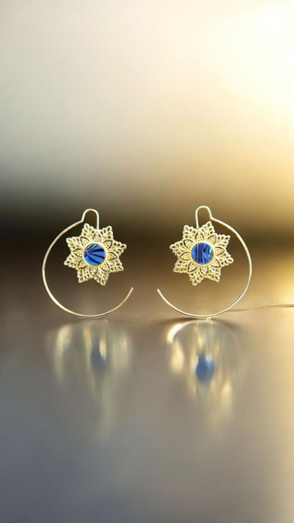 🌸 Boucles Fleur Abalone – Acier inoxydable doré - Flore Holistic