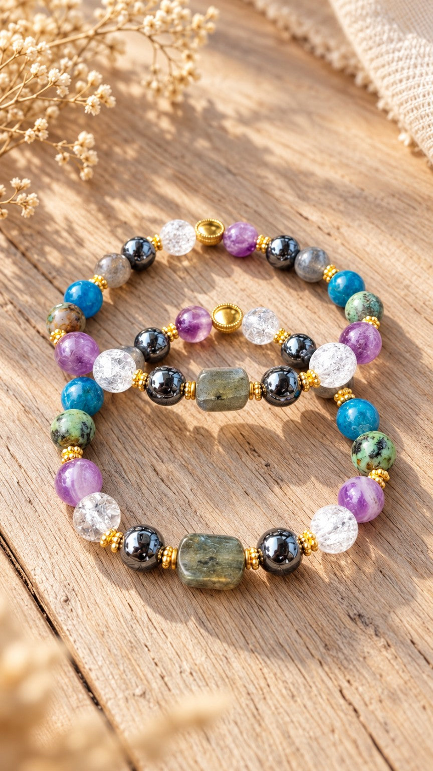 Mise en scène de bracelets Boussole Intérieure en pierres naturelles