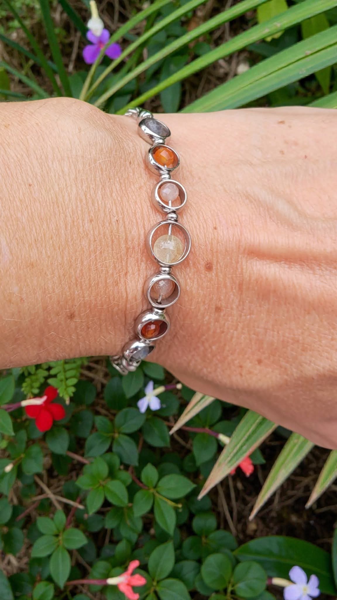 Bracelet Énergies 2026 – Cornaline, Citrine, Pierre du Soleil et Labradorite - Bracelets pierres naturelles - Flore Holistic
