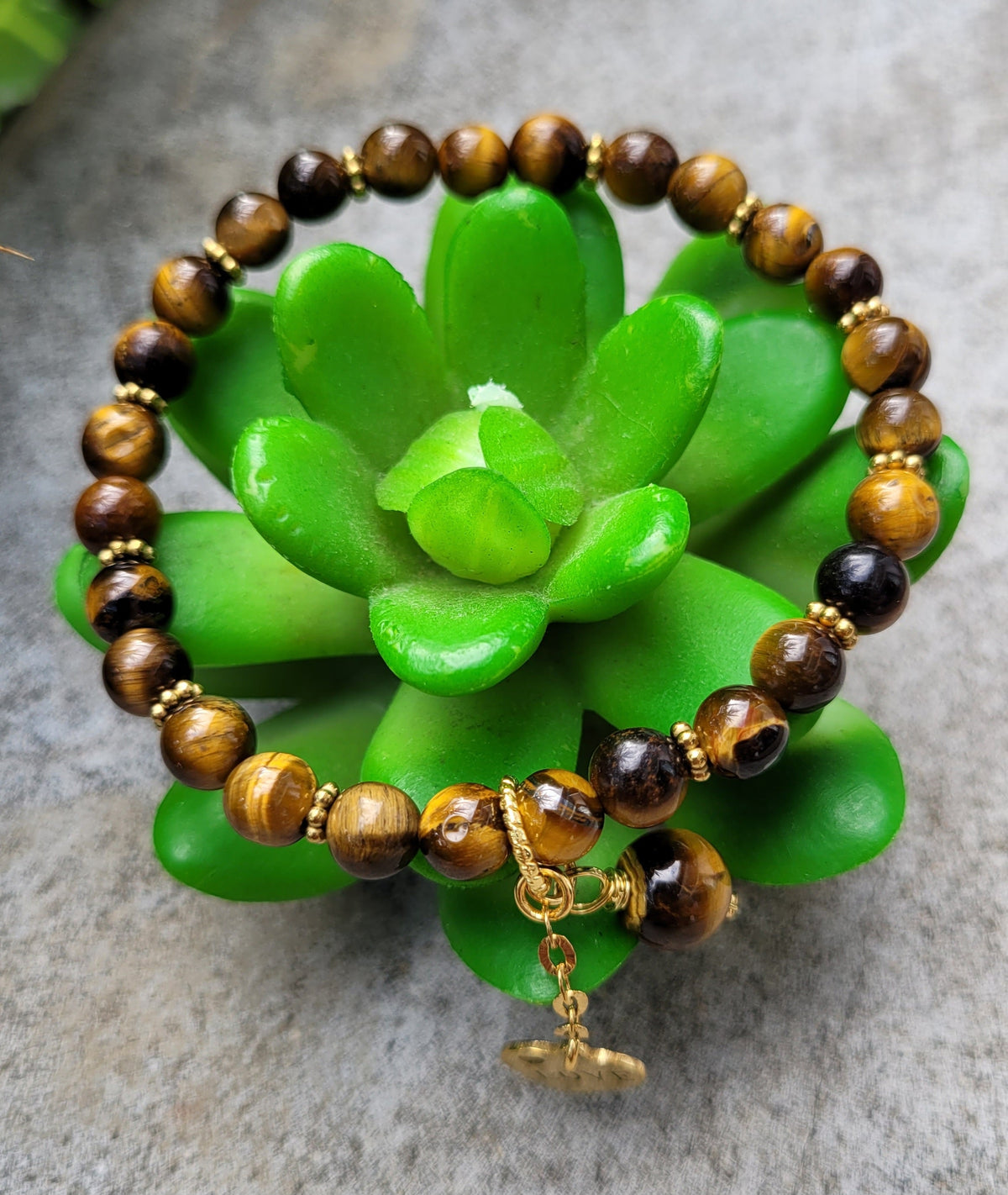 Bracelet Œil de Tigre LOVE – Protection et Force du Cœur - Bracelets pierres naturelles - Flore Holistic