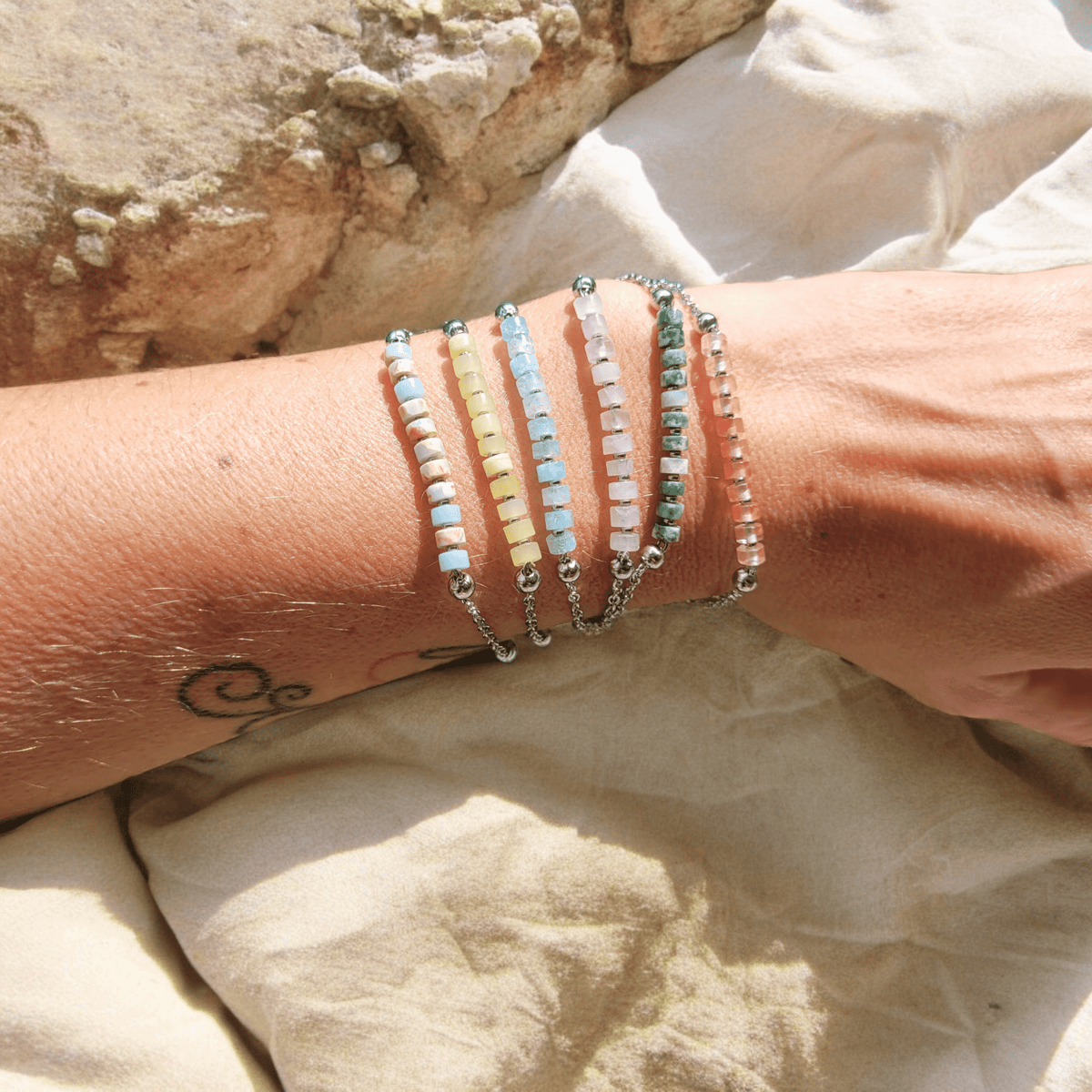 Bracelets Fins en Acier & Pierres Naturelles – Énergie et Élégance - Bracelets pierres naturelles - Flore Holistic