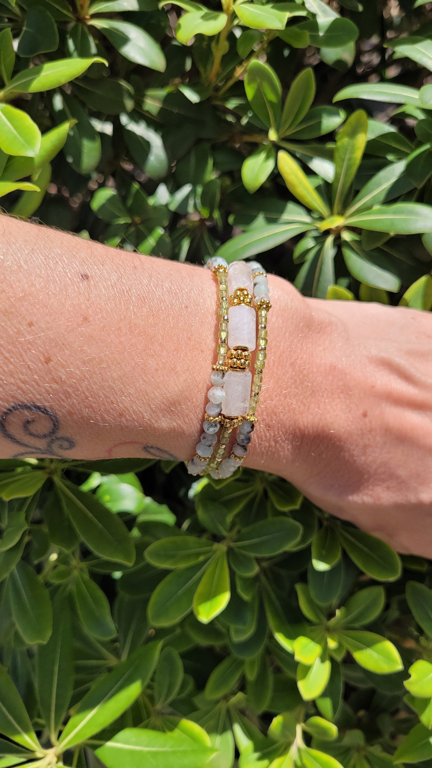 Bracelets multirangs Aura Libre – Énergie & Élégance - Flore Holistic