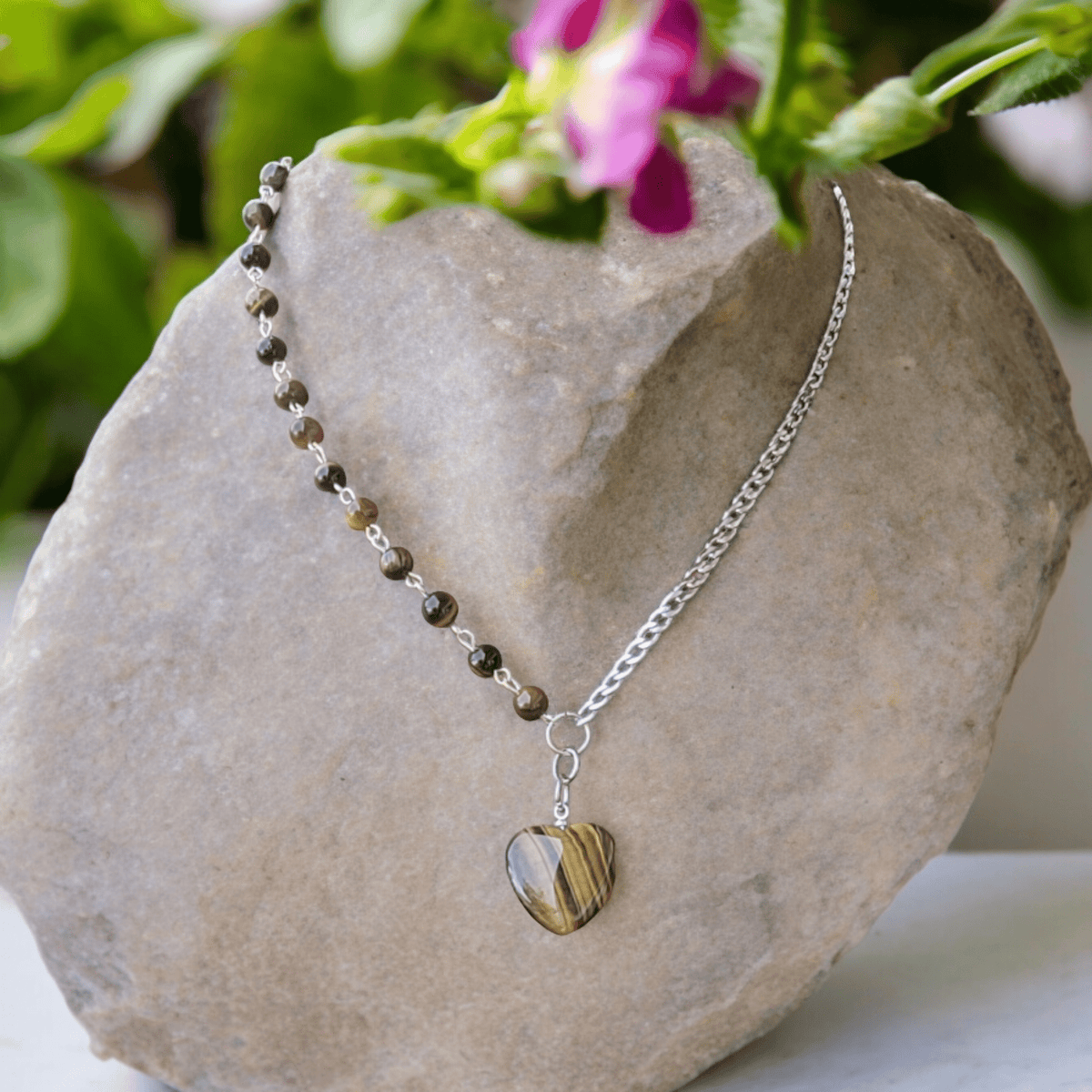 Collier Asymétrique Œil de Tigre – Force et Confiance - Collier pierres naturelles - Flore Holistic