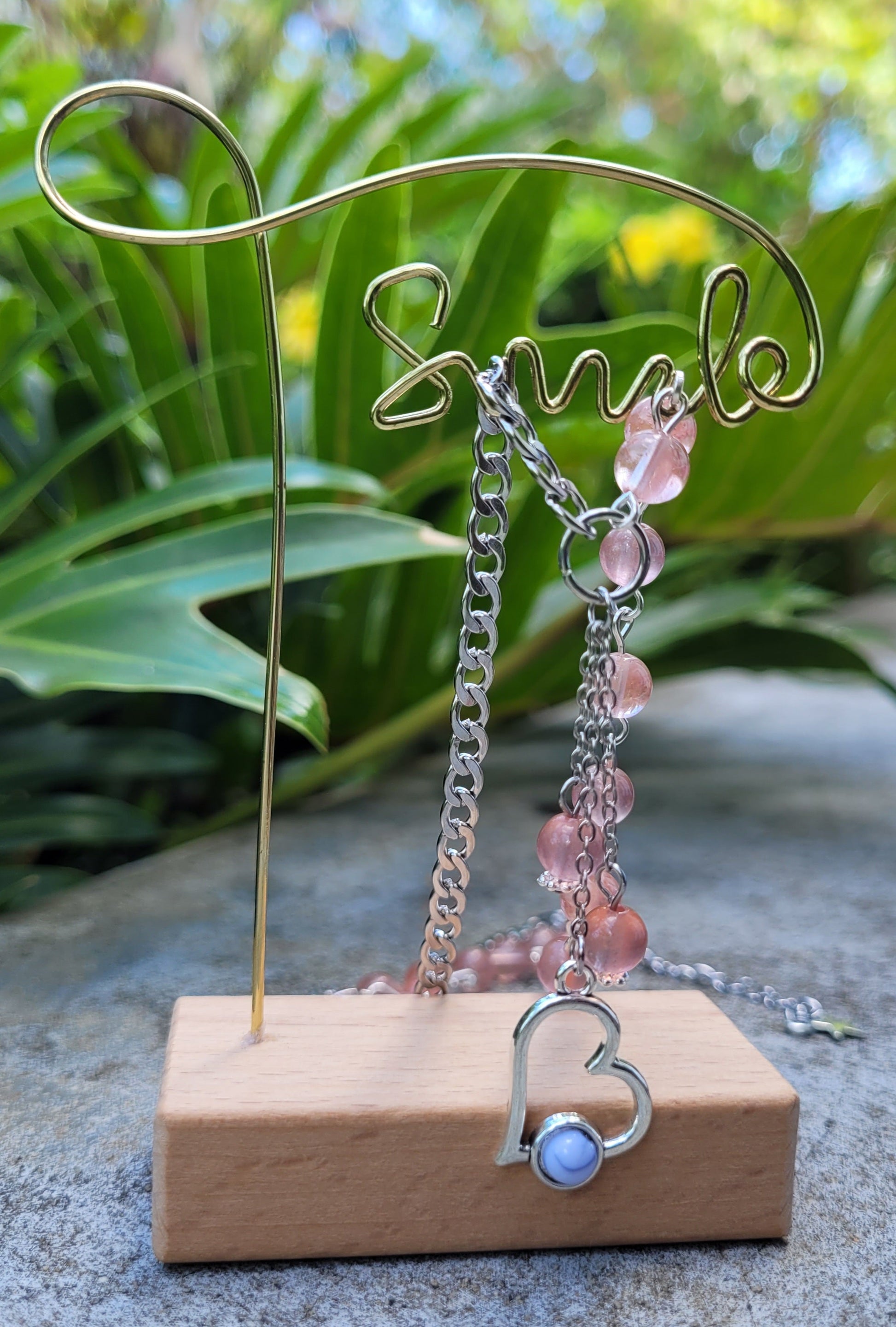 Collier Asymétrique Quartz Cerise – Passion et Énergie de vie - Collier pierres naturelles - Flore Holistic