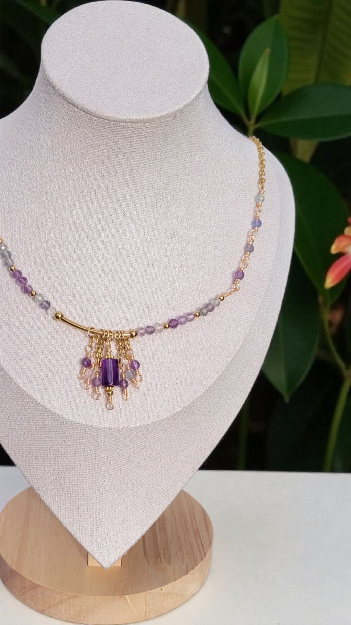 Collier Fluorite Rainbow et Améthyste – Clarté et intuition | Aura Libre - Collier pierres naturelles - Flore Holistic