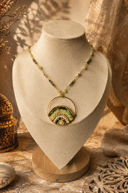Collier de la parure Sultana Origine en turquoise africaine, calcite verte et nacre
