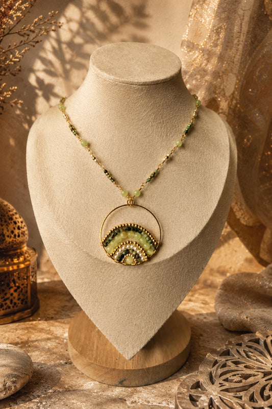 Collier de la parure Sultana Origine en turquoise africaine, calcite verte et nacre