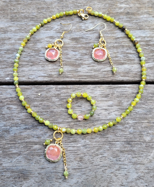 Parure Jade & Lépidocrocite – Ras de cou, Boucles d’oreilles + Bague offerte - Collier pierres naturelles - Flore Holistic