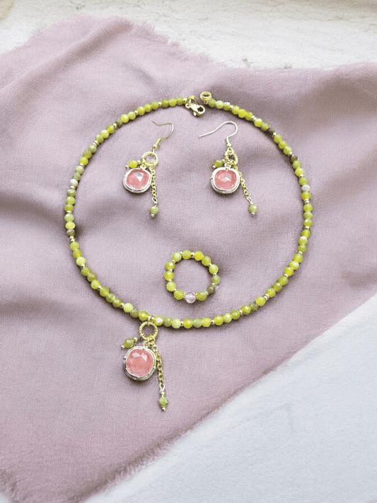 Parure Jade & Lépidocrocite – Ras de cou, Boucles d’oreilles + Bague offerte - Collier pierres naturelles - Flore Holistic