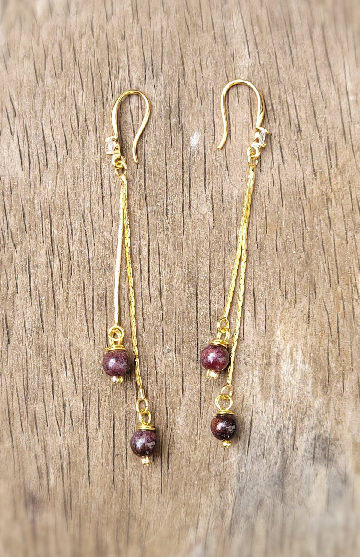 Pendants d'oreilles en grenat et acier - Flore Holistic