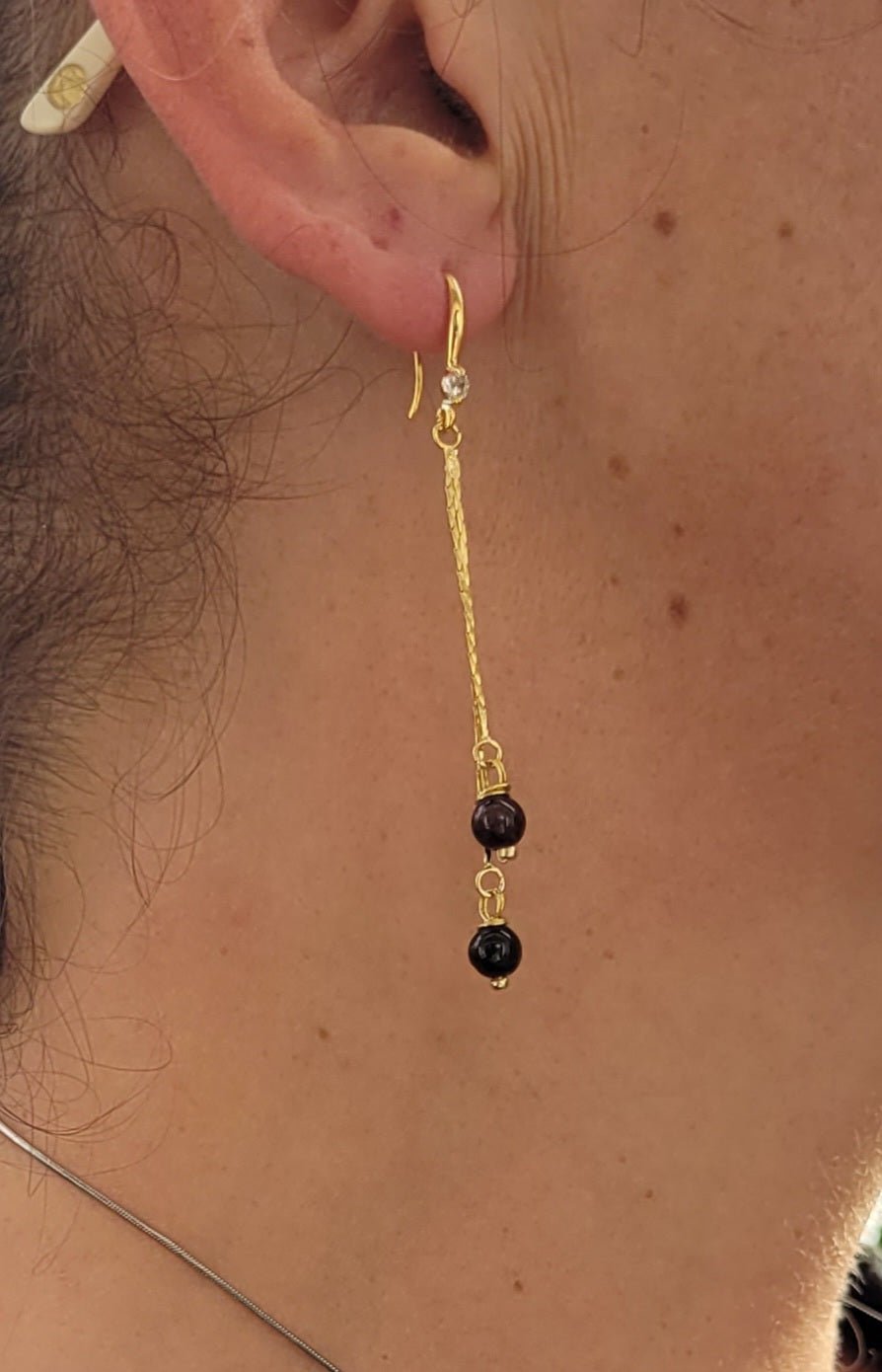 Pendants d'oreilles en grenat et acier - Flore Holistic