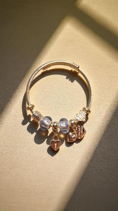 Bracelet Charms – Acier inoxydable doré & perles décoratives