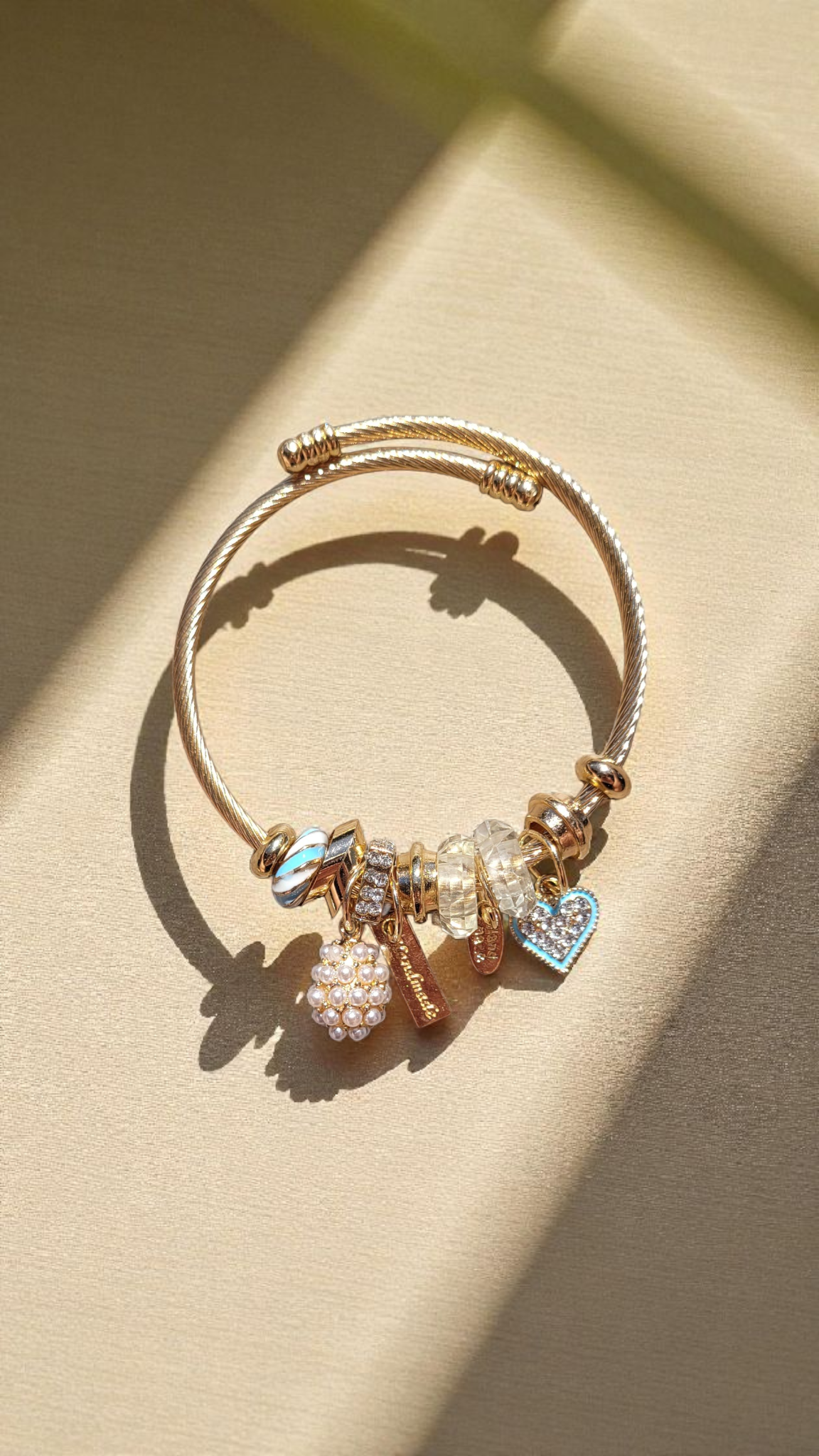 Bracelet Charms – Acier inoxydable doré & perles décoratives